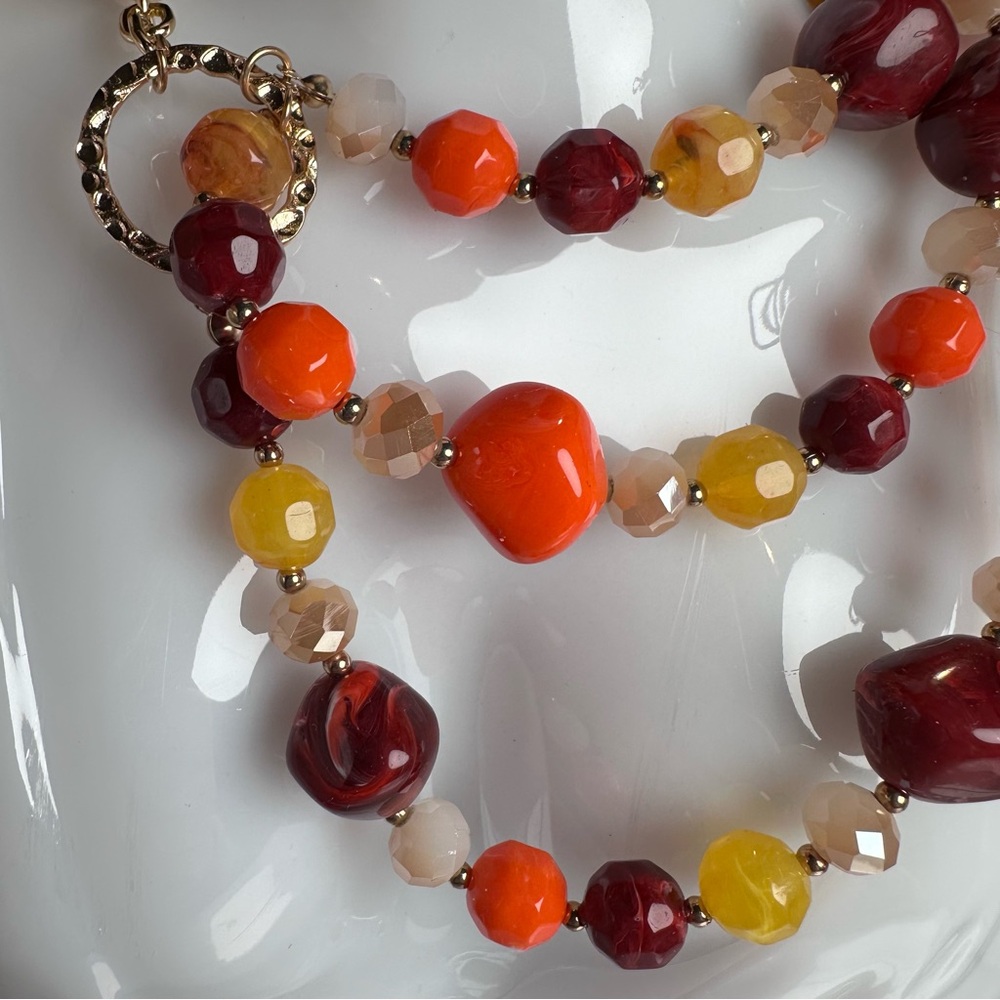 nOir Jewelry | Beaded Statement Necklace with Earrings | NWT - Picture 3 of 6